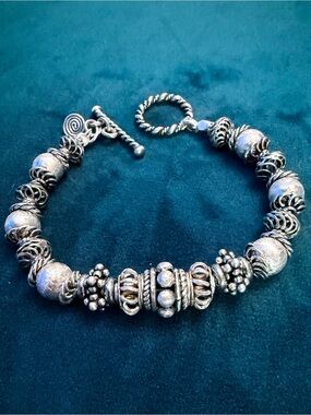 🥀92.5 lg Bali beaded Silver Bead and Filigree Toggle Bracelet - all 92.5🥀